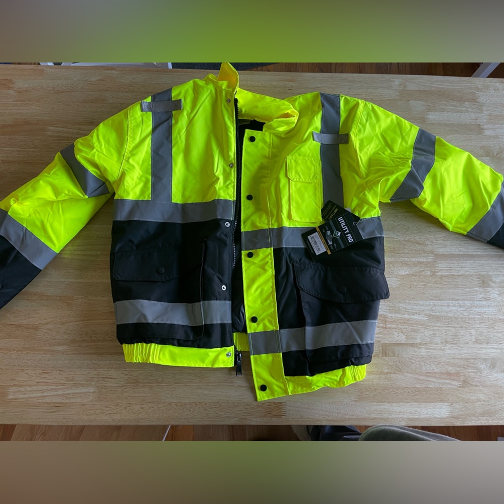 Utility Pro: UHV562 HiVis Quilt Lined Bomber - Men’s L - NWT